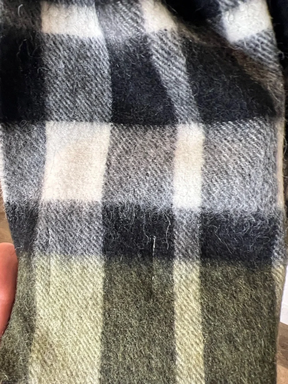 Edinburgh Plaid Fringe Lambswool Scarf